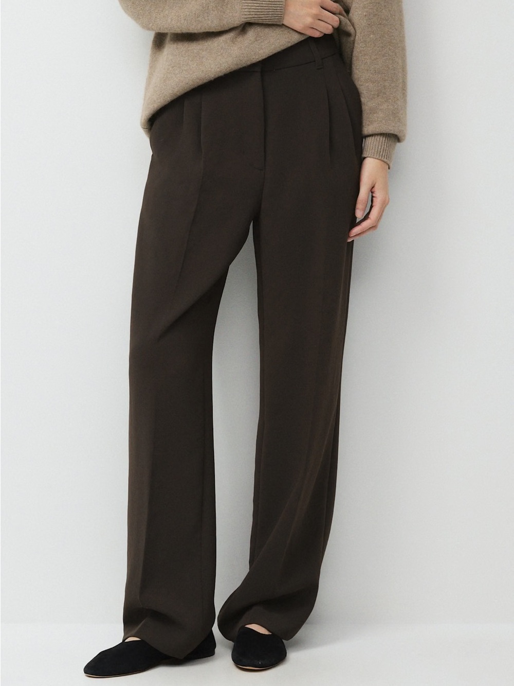 Aritzia Effortless Pant in Rich Mocha Brown
